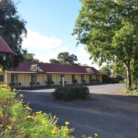 Bungalow Motel Gilgandra Exterior photo