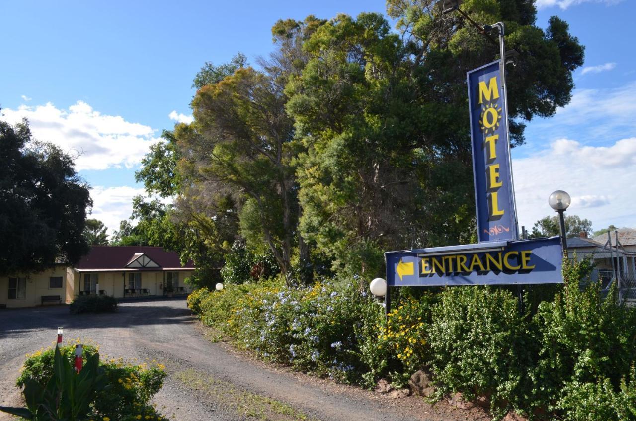Bungalow Motel Gilgandra Exterior photo