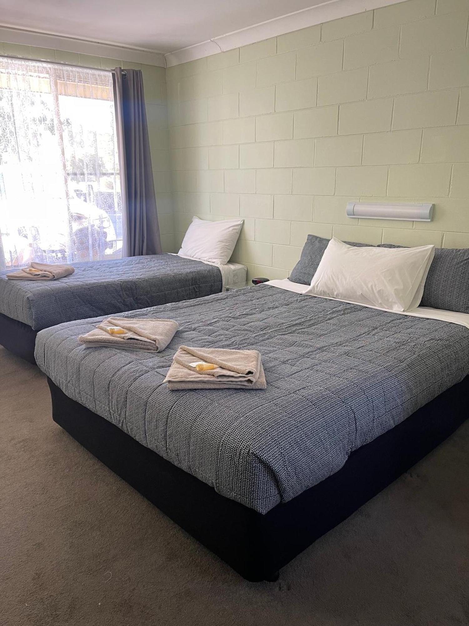 Bungalow Motel Gilgandra Exterior photo